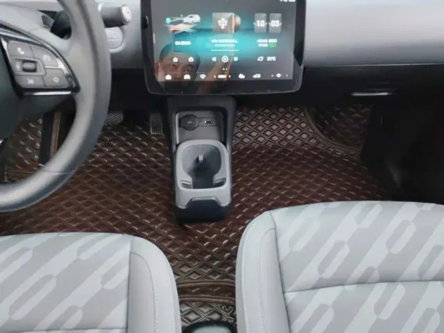 Leapmotor T03 — Фото автомобиля 16