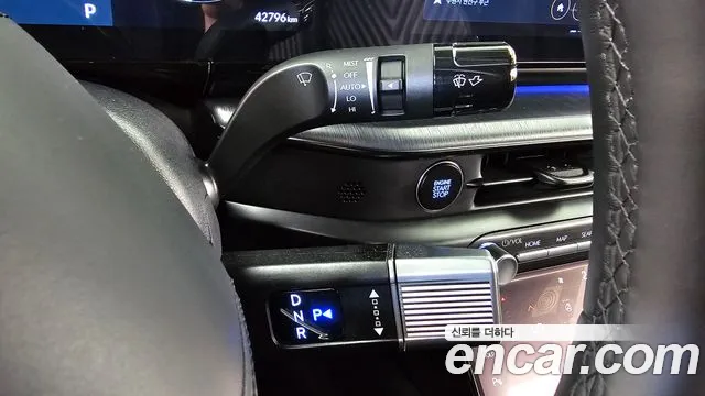 Hyundai Grandeur Grandeur (GN7) 3.5 Бензин 4WD — Фото автомобиля 3