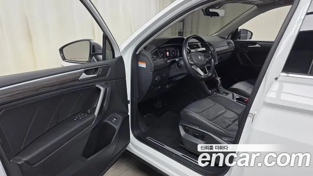 Volkswagen Tiguan — Фото автомобиля 15