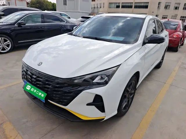 Фотография автомобиля — Dongfeng Yixuan