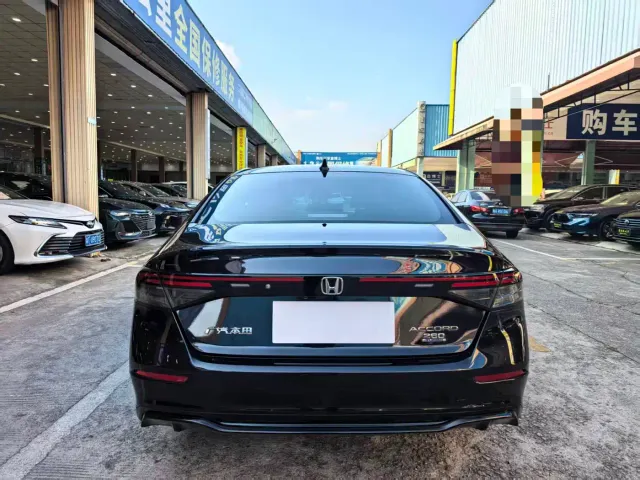 Honda Accord — Фото автомобиля 12