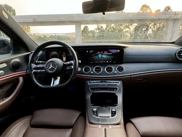 Mercedes-Benz E-Class — Фото автомобиля 14