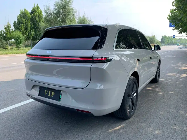 Li Auto L6 — Фото автомобиля 12