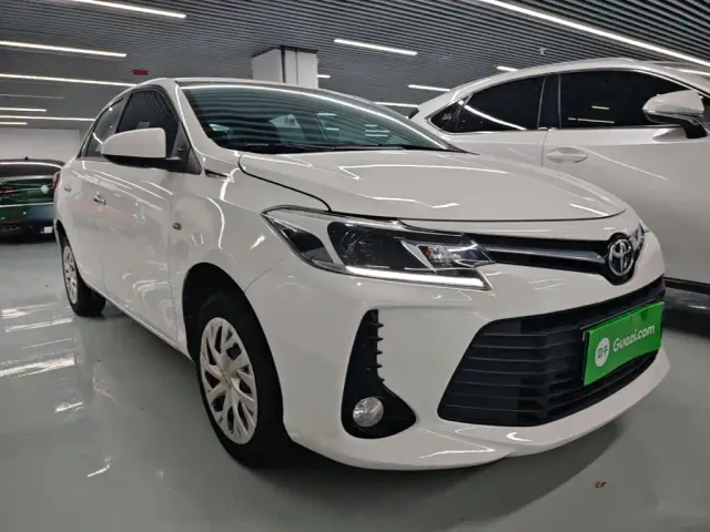 Toyota Vios — Фото автомобиля 3