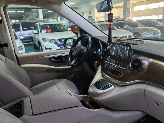 Mercedes-Benz V-Class — Фото автомобиля 13