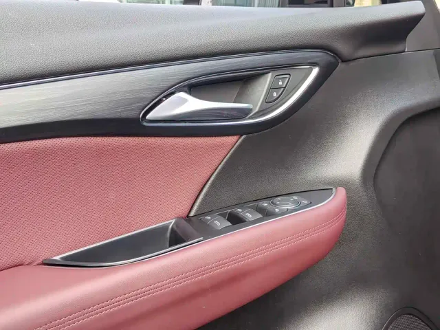 Buick Envision Plus — Фото автомобиля 10