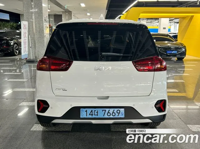 Kia Niro — Фото автомобиля 5