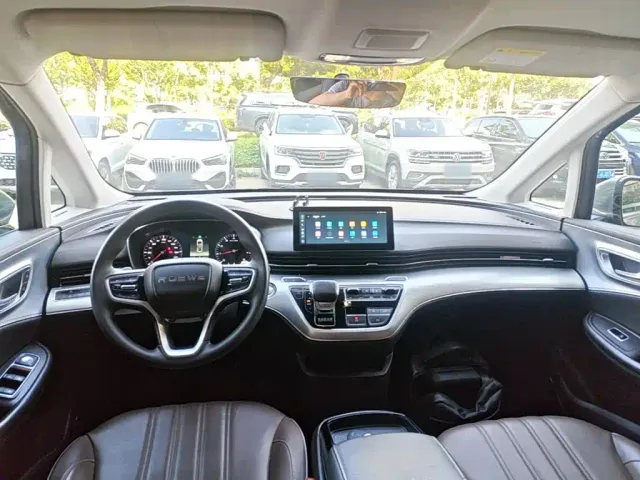 Roewe iMAX8 — Фото автомобиля 9
