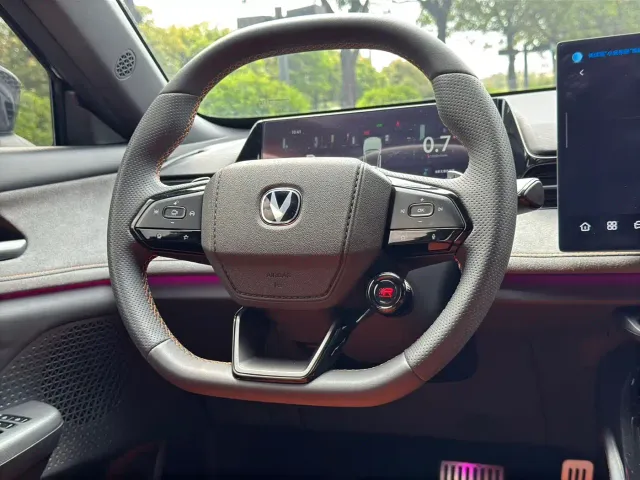 Changan UNI-V — Фото автомобиля 12