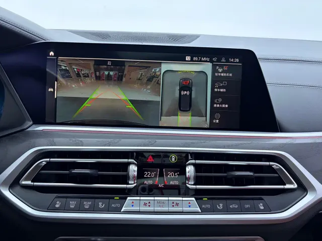 BMW X7 — Фото автомобиля 24