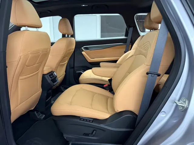 Geely Haoyue L — Фото автомобиля 6