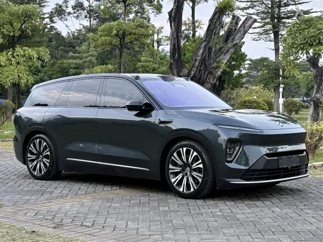 Nio ES8 — Фото автомобиля 3