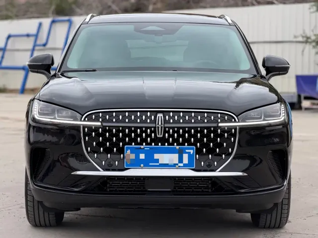 Lincoln Corsair — Фото автомобиля 2