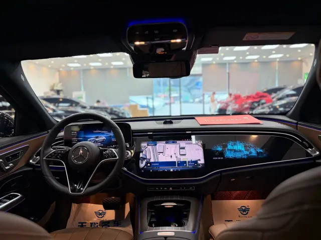 Mercedes-Benz E-Class — Фото автомобиля 16