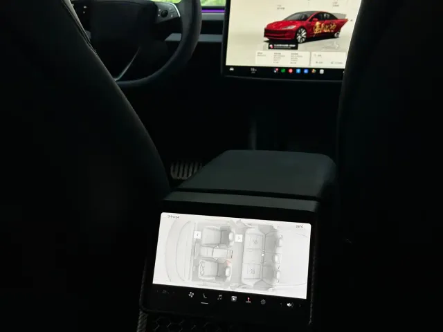 Tesla Model 3 — Фото автомобиля 6