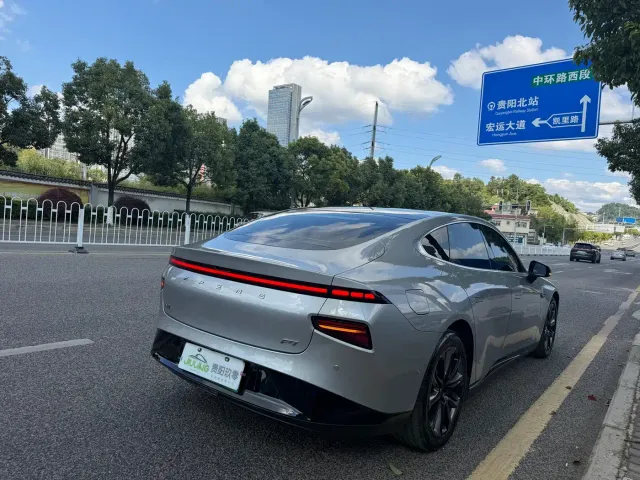 Xpeng P7 — Фото автомобиля 4