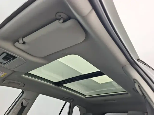 Toyota RAV4 — Фото автомобиля 7