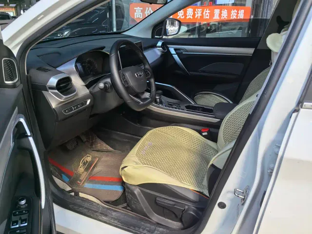 Geely Binyue — Фото автомобиля 6