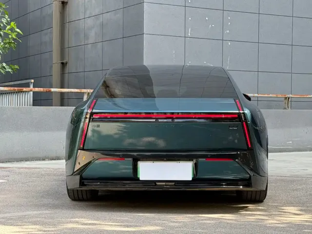 XPeng XPeng P7 — Фото автомобиля 6