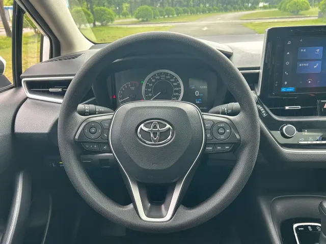 Toyota Corolla — Фото автомобиля 12