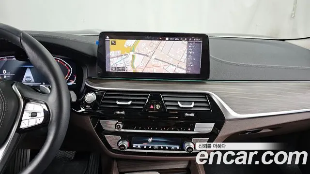 BMW 5-Series 5 серия (G30) 530i xDrive Luxury — Фото автомобиля 5