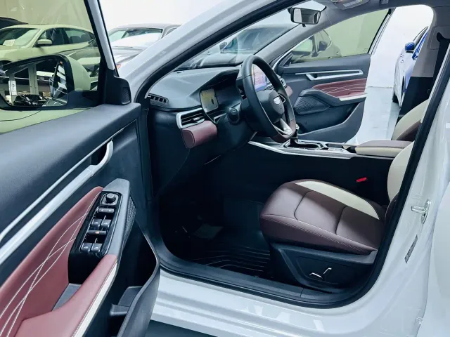 Geely Emgrand — Фото автомобиля 4