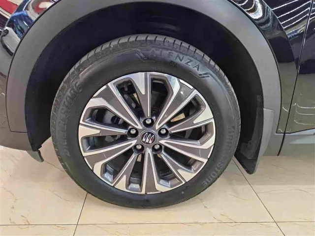 Buick Envision Plus — Фото автомобиля 10