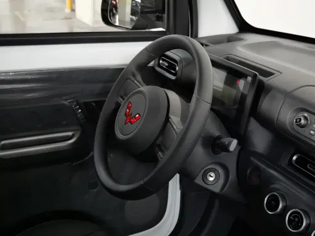 Wuling Zhiguang NEV — Фото автомобиля 22