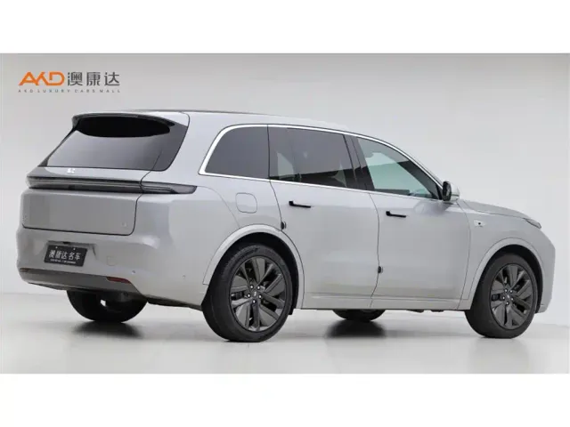 Li Auto L8 — Фото автомобиля 3