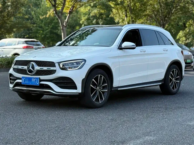 Фотография автомобиля — Mercedes-Benz GLC-Class
