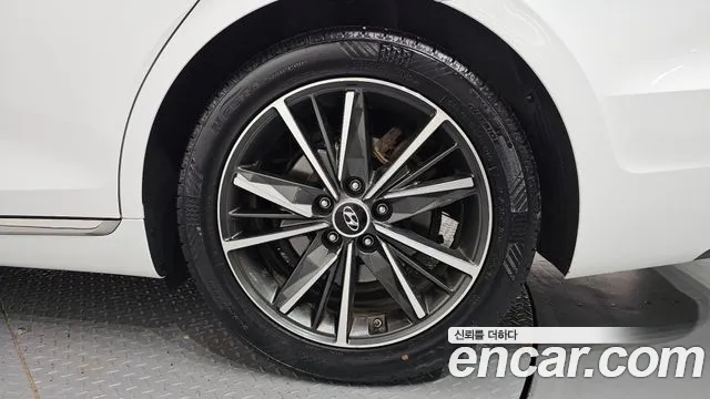 Hyundai Grandeur Новый Grandeur IG — Фото автомобиля 4