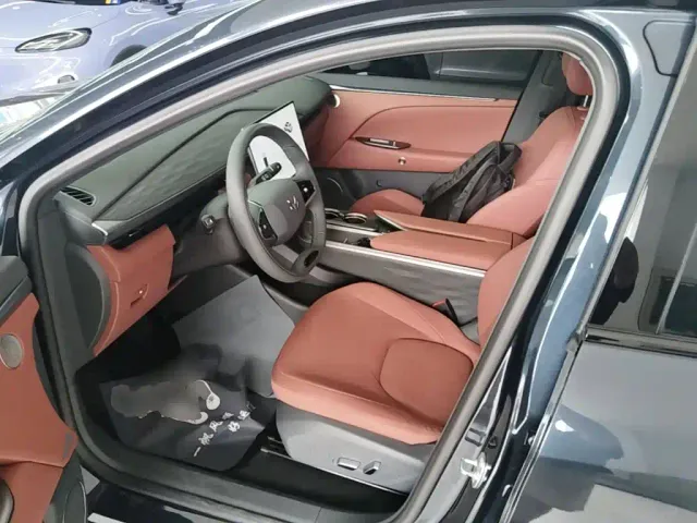 Arcfox Alpha T5 — Фото автомобиля 14