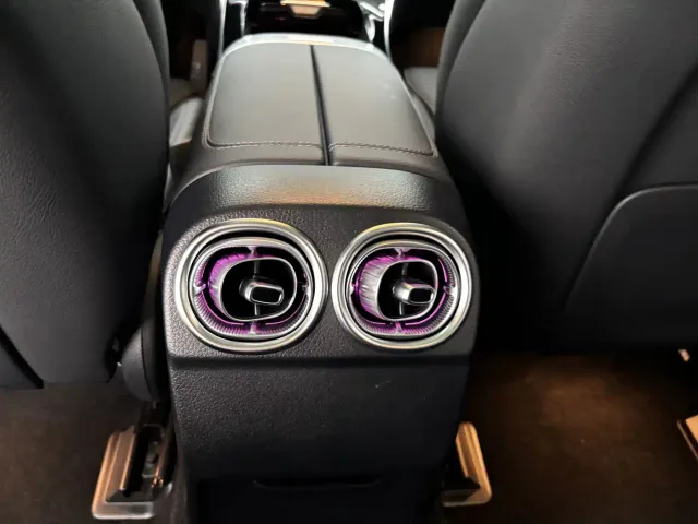 Mercedes-Benz C-Class — Фото автомобиля 20