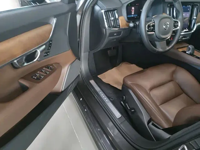 Volvo S90 — Фото автомобиля 15