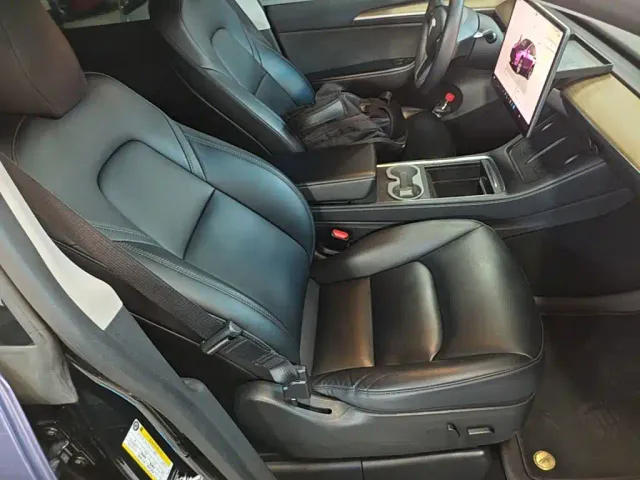 Tesla Model Y — Фото автомобиля 24