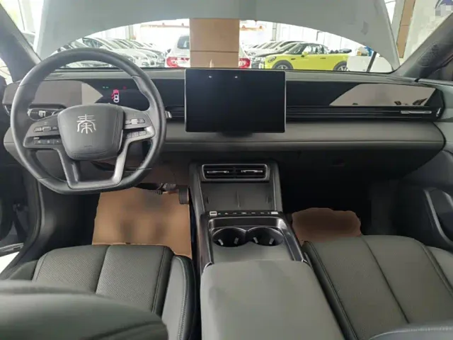 BYD Qin L — Фото автомобиля 9