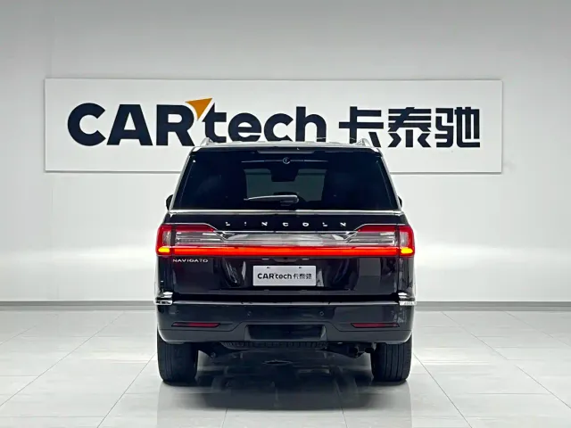 Lincoln Navigator — Фото автомобиля 4