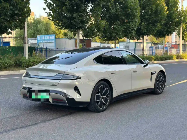 Xiaomi SU7 — Фото автомобиля 9