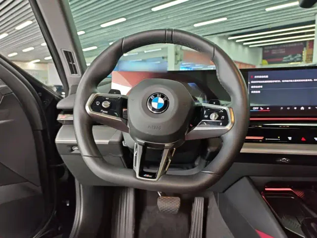 BMW 5 Series — Фото автомобиля 6