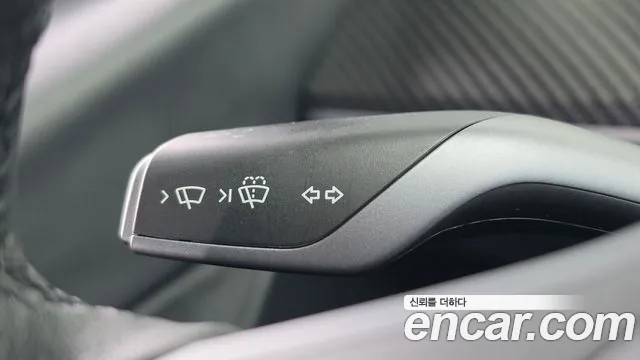 Tesla Model Y — Фото автомобиля 28