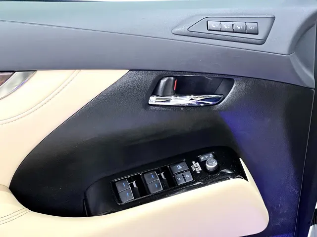 Toyota Alphard 2021 Hybrid 2.5L Luxury — Фото автомобиля 19