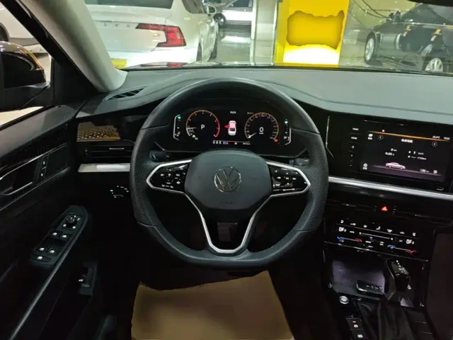 Volkswagen Passat — Фото автомобиля 10