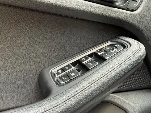 Porsche Macan — Фото автомобиля 8