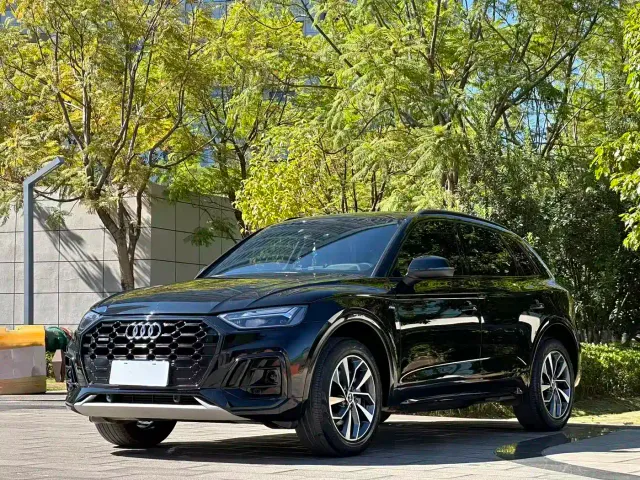 Фотография автомобиля — Audi Q5L