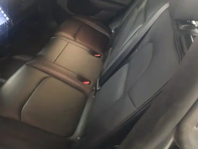 Tesla Model Y — Фото автомобиля 11