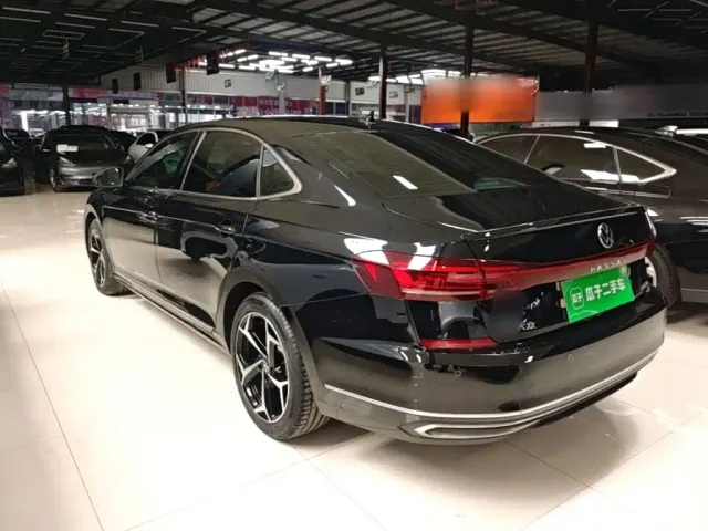 Volkswagen Passat — Фото автомобиля 4