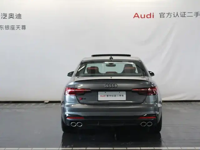 Audi S4 — Фото автомобиля 6