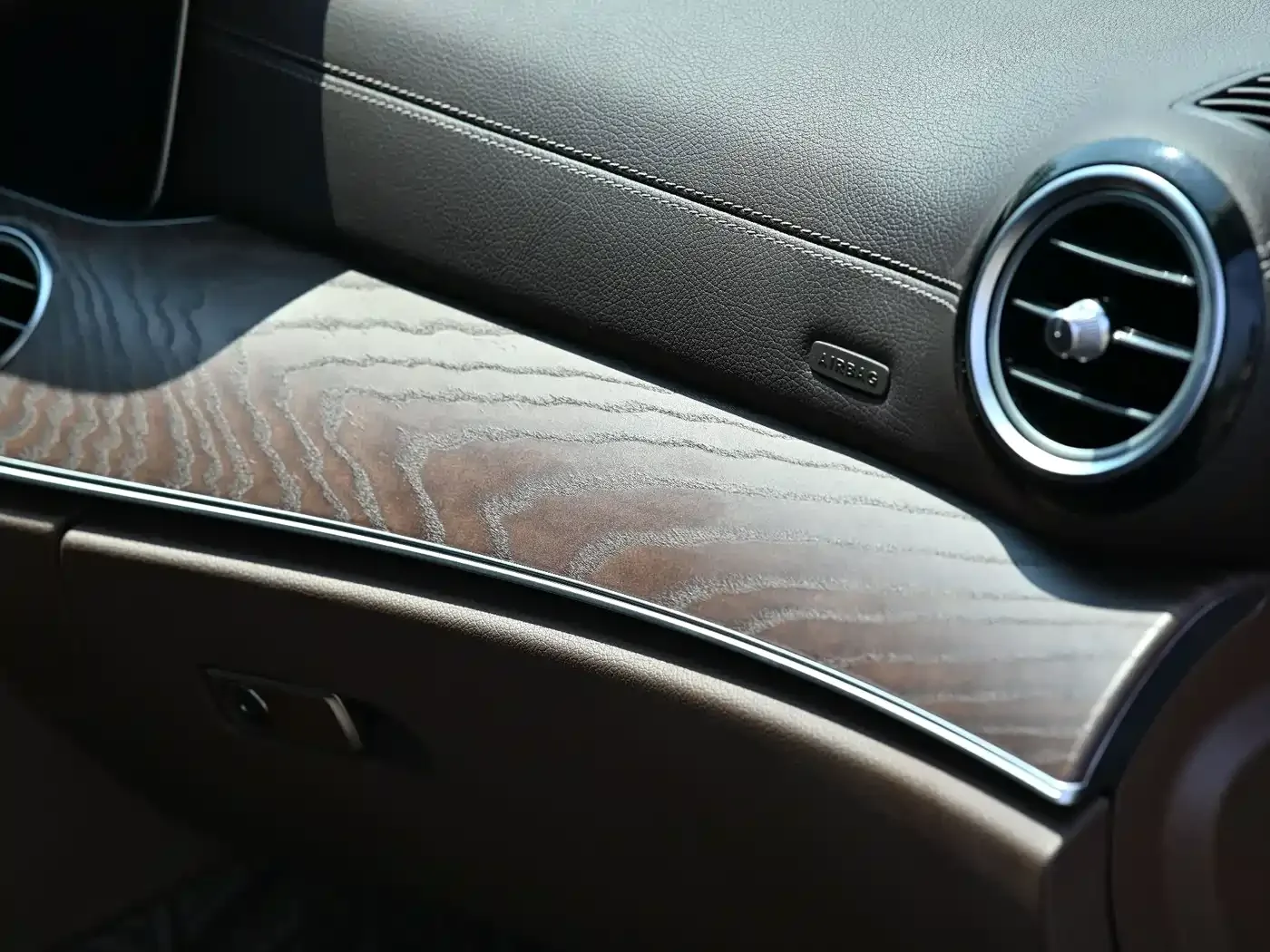 Mercedes-Benz Mercedes-Benz E-Class 2023 E 300 L Fashion — Фото автомобиля 9