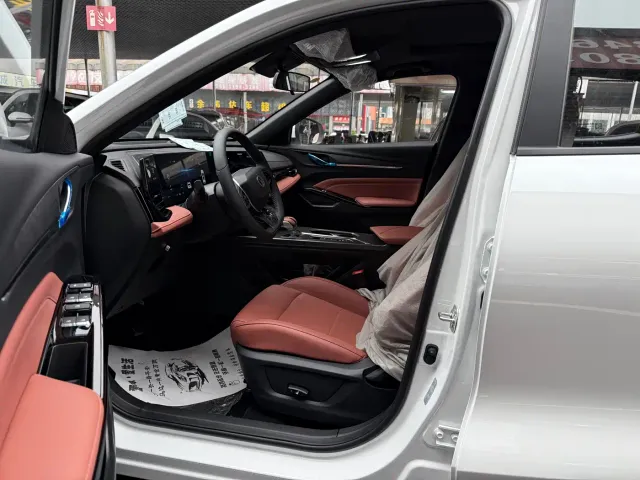 Changan X5 Plus — Фото автомобиля 8