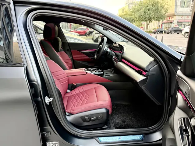 BMW 5 Series — Фото автомобиля 29